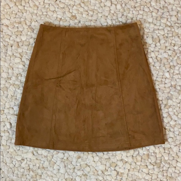 🆕Francesca’s: Suede skirt - Picture 2 of 6